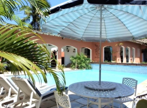 Casa com piscina a 2 quadras da Praia do Pernambuco!